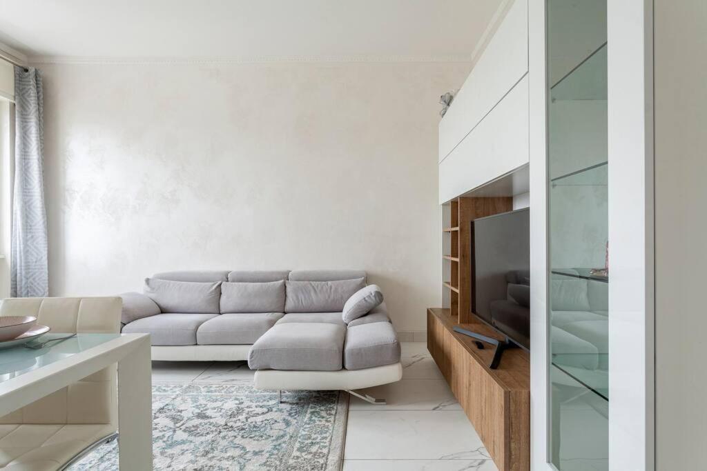 Suite Reale Vicino Malpensa - Parcheggio Gratuito Legnano Exterior photo